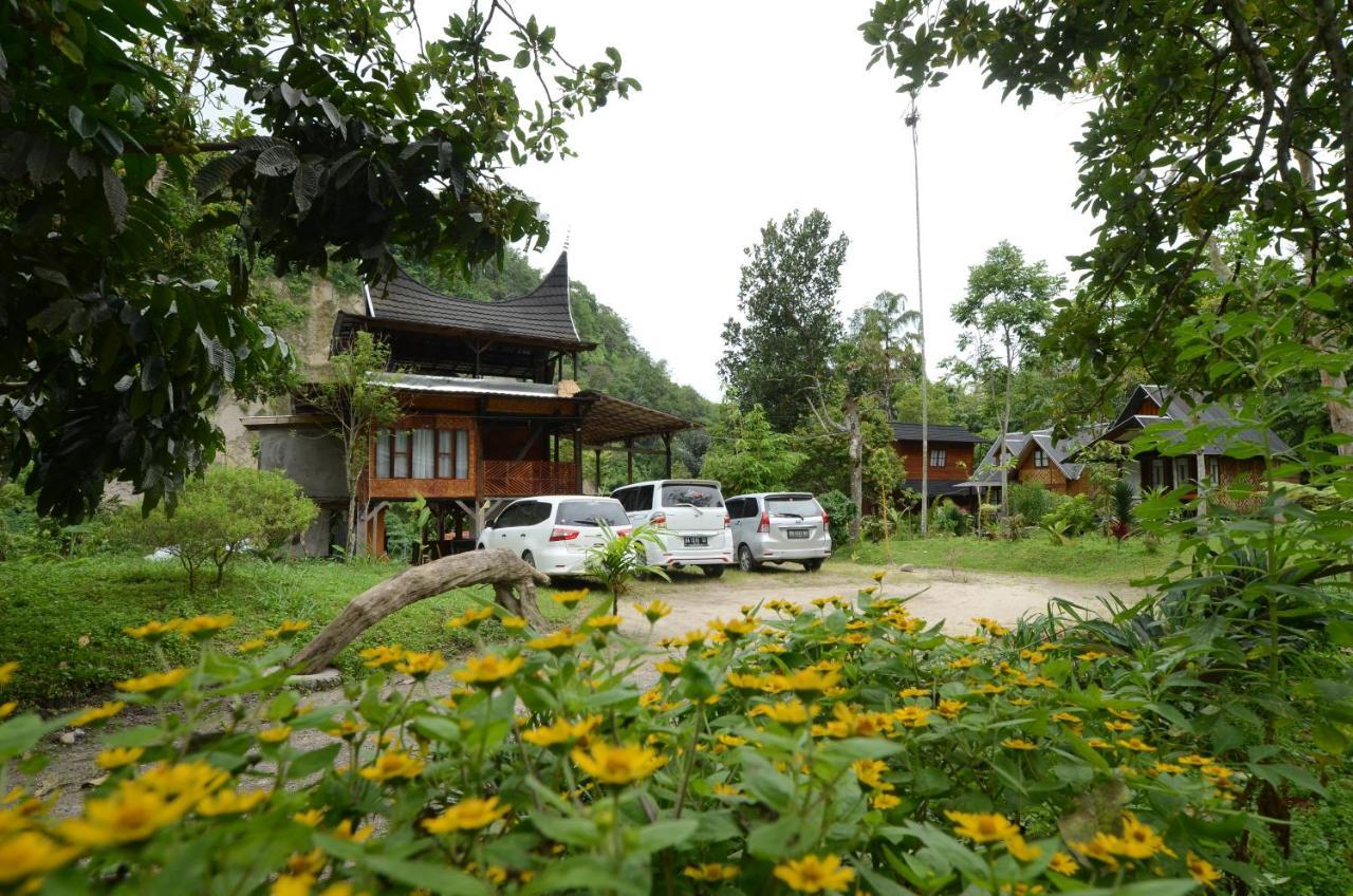 Canyon Jungle Stay Bukittinggi Exterior foto