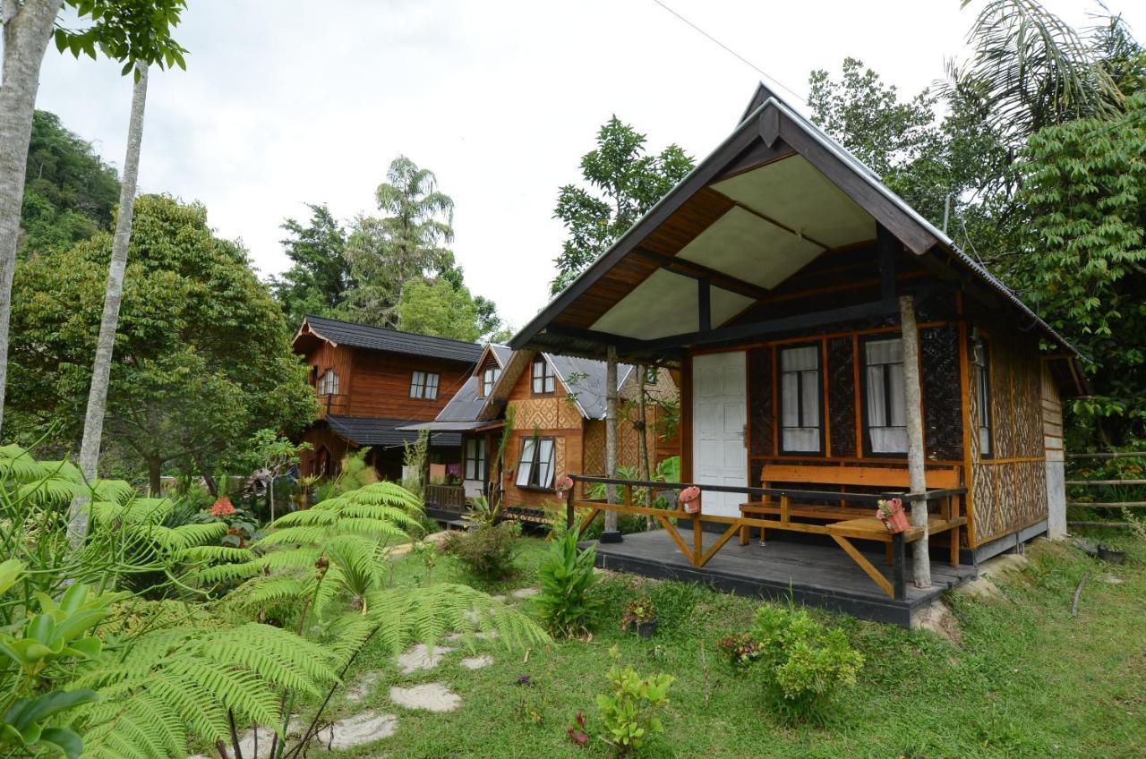 Canyon Jungle Stay Bukittinggi Exterior foto