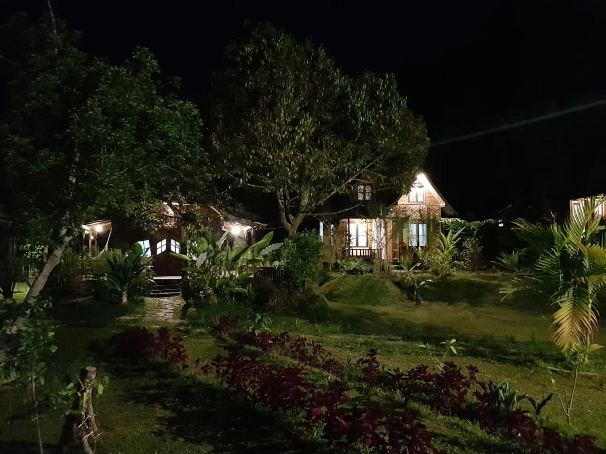 Canyon Jungle Stay Bukittinggi Exterior foto